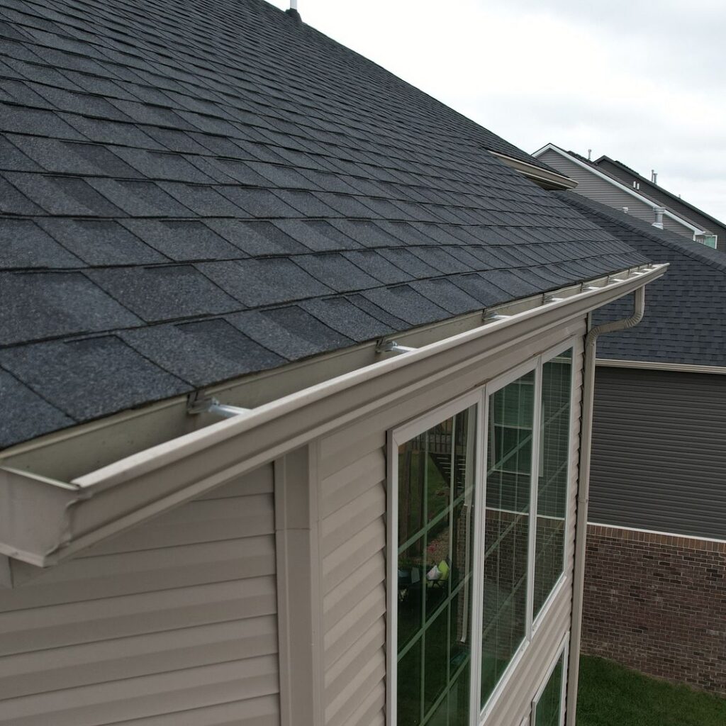 AAR Finishing residential roof